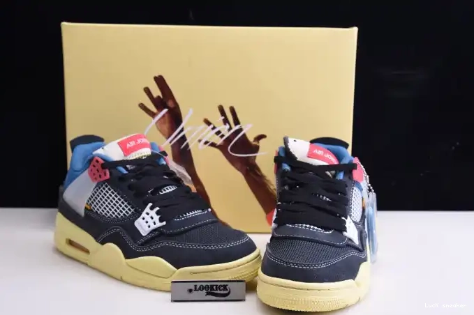 Rep LUCY UNION JORDAN 4 AIR OFF RETRO NOIR DC9533-001 0407
